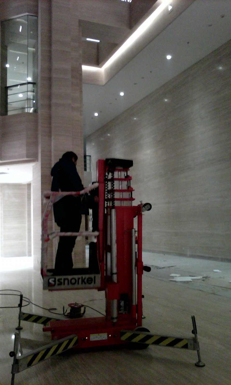 10米單柱升降機(jī) 10米單柱升降機(jī)